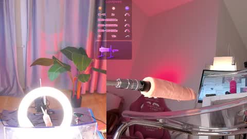 Snapshot of sexy_blonde_doll chatting on 02.09.26 Lina online show from 02.09.26