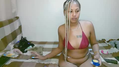 Snapshot of sexy_bluegirl chatting on 04.12.26 sexy_bluegirl online show from 04.12.26