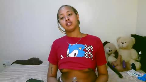 Snapshot of sexy_bluegirl chatting on 04.14.26 sexy_bluegirl online show from 04.14.26