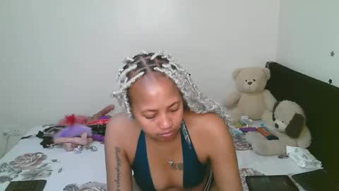 Snapshot of sexy_bluegirl chatting on 05.12.26 sexy_bluegirl online show from 05.12.26