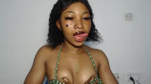 sexy_bluey247 online show from 04.04.26