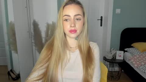 Snapshot of sexy_coralie chatting on 07.21.26 C o r a l i e online show from 07.21.26