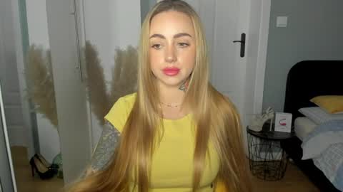 Snapshot of sexy_coralie chatting on 07.30.26 C o r a l i e online show from 07.30.26