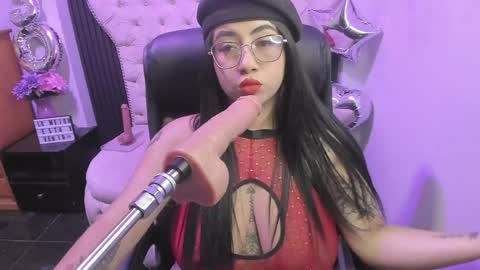 Snapshot of sexy_cristall chatting on 05.13.26 C R I S T A L online show from 05.13.26