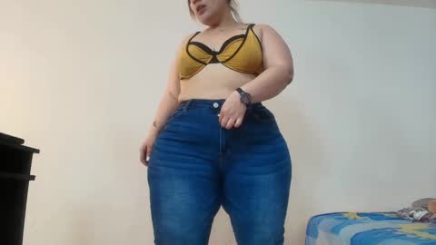 Snapshot of sexy_curvi chatting on 12.19.24 karla           instagram  online show from 12.19.24