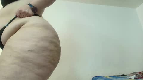 Snapshot of sexy_curvi chatting on 12.20.24 karla           instagram  online show from 12.20.24