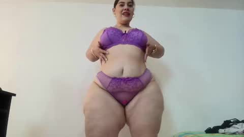 Snapshot of sexy_curvi chatting on 01.15.25 karla           instagram  online show from 01.15.25