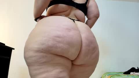 Snapshot of sexy_curvi chatting on 01.21.25 karla           instagram  online show from 01.21.25