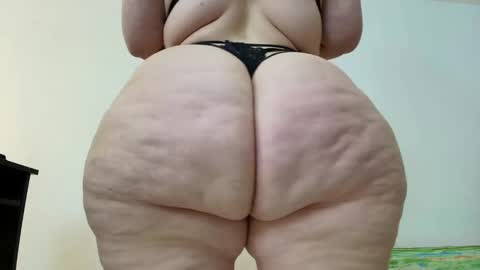 Snapshot of sexy_curvi chatting on 01.24.25 karla           instagram  online show from 01.24.25