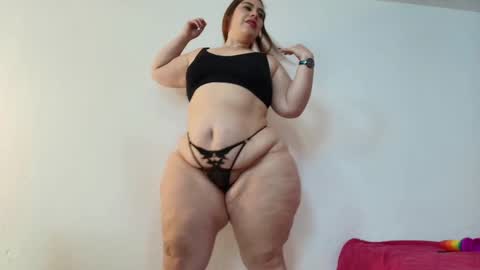 Snapshot of sexy_curvi chatting on 02.04.25 karla           instagram  online show from 02.04.25