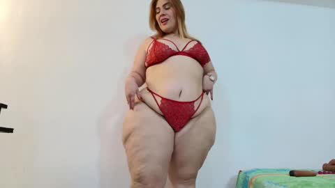 Snapshot of sexy_curvi chatting on 02.17.25 karla           instagram  online show from 02.17.25