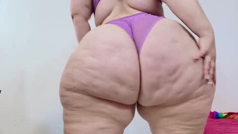 Snapshot of sexy_curvi chatting on 02.27.25 karla           instagram  online show from 02.27.25