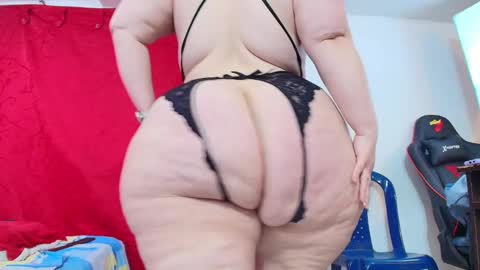 Snapshot of sexy_curvi chatting on 09.28.25 karla           instagram  online show from 09.28.25