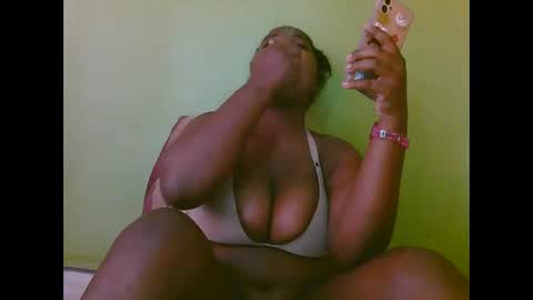 Snapshot of sexy_divana chatting on 02.19.25 sexy_divana online show from 02.19.25