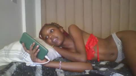 Snapshot of sexy_ebony_nica chatting on 10.20.25 sexy_ebony_nica online show from 10.20.25