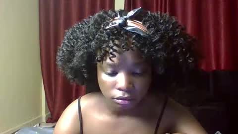 Snapshot of sexy_ebony_princess chatting on 04.14.26 Trina online show from 04.14.26