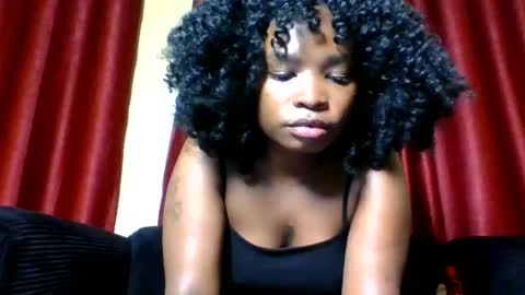 Snapshot of sexy_ebony_princess chatting on 04.15.26 Trina online show from 04.15.26