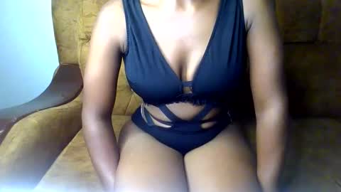 Snapshot of sexy_ellahh chatting on 06.11.26 Ellahh online show from 06.11.26