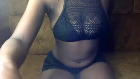 Snapshot of sexy_ellahh chatting on 07.06.26 Ellahh online show from 07.06.26
