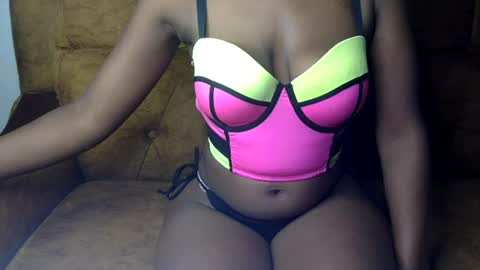 Snapshot of sexy_ellahh chatting on 07.17.26 Ellahh online show from 07.17.26
