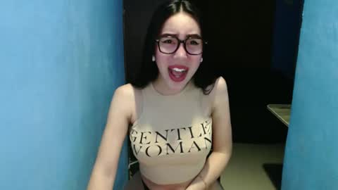 sexy_emily92 online show from 03.03.26