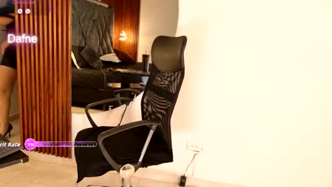 Snapshot of sexy_hot_milf_ chatting on 02.25.26 Dafne online show from 02.25.26