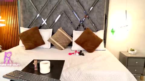 Snapshot of sexy_hot_milf_ chatting on 03.07.26 Dafne online show from 03.07.26