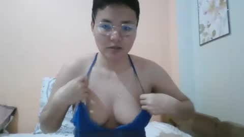 Snapshot of sexy_hotass_girl chatting on 12.18.24 Anna online show from 12.18.24