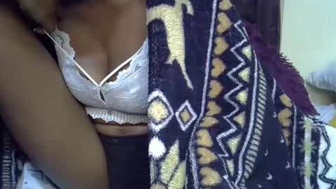 Snapshot of sexy_leila3 chatting on 09.22.25 kayla online show from 09.22.25