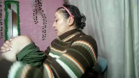 Snapshot of sexy_lolas chatting on 03.05.26 sexy lolas online show from 03.05.26