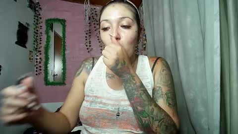 Snapshot of sexy_lolas chatting on 04.08.26 sexy lolas online show from 04.08.26