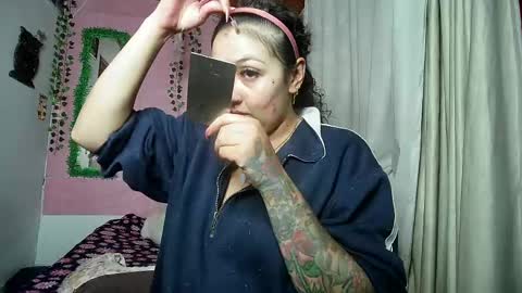 Snapshot of sexy_lolas chatting on 04.09.26 sexy lolas online show from 04.09.26