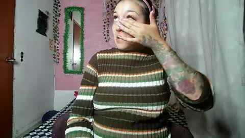 sexy lolas online show from 05.19.26