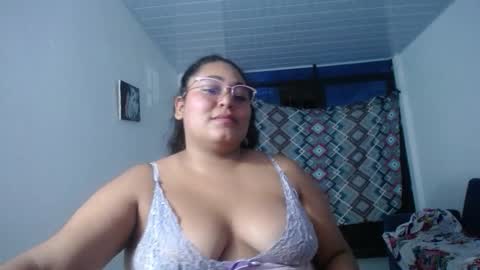 Snapshot of sexy_love_15 chatting on 09.23.25 SIRENA LOVE online show from 09.23.25