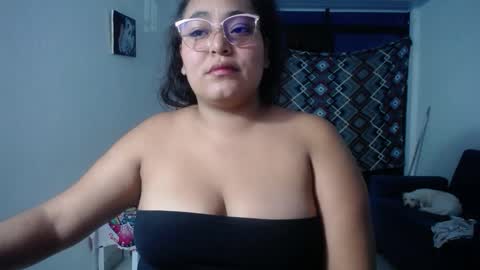 Snapshot of sexy_love_15 chatting on 09.29.25 SIRENA LOVE online show from 09.29.25