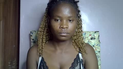 Snapshot of sexy_molyne chatting on 01.16.26 Molyne online show from 01.16.26