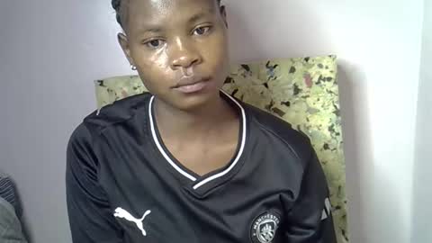 Snapshot of sexy_molyne chatting on 02.15.26 Molyne online show from 02.15.26