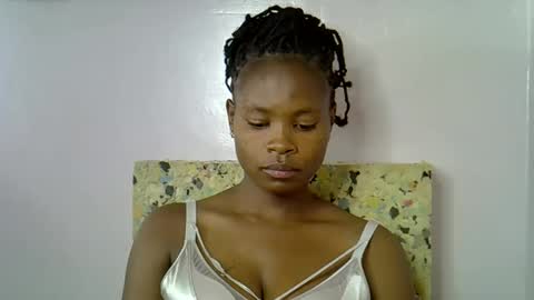 Snapshot of sexy_molyne chatting on 02.20.26 Molyne online show from 02.20.26