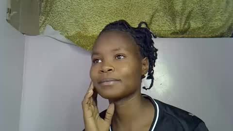 Snapshot of sexy_molyne chatting on 03.01.26 Molyne online show from 03.01.26