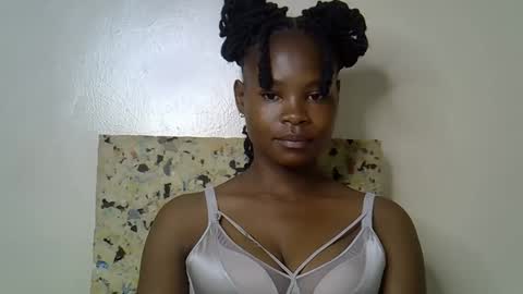 Snapshot of sexy_molyne chatting on 03.08.26 Molyne online show from 03.08.26