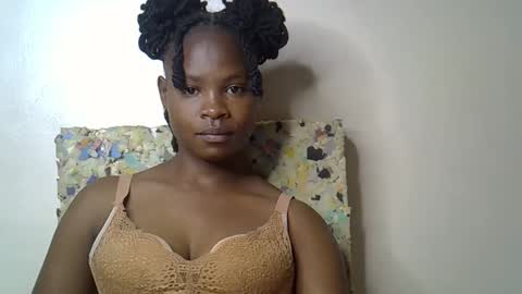 Snapshot of sexy_molyne chatting on 03.10.26 Molyne online show from 03.10.26