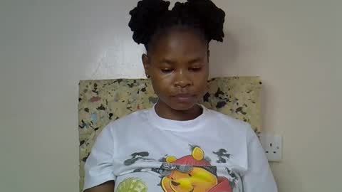 Snapshot of sexy_molyne chatting on 03.30.26 Molyne online show from 03.30.26