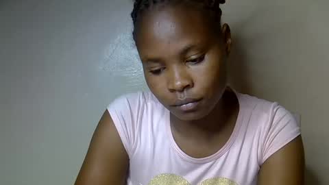 Snapshot of sexy_molyne chatting on 04.11.26 Molyne online show from 04.11.26