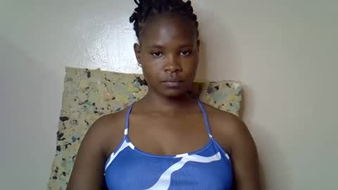 Snapshot of sexy_molyne chatting on 04.13.26 Molyne online show from 04.13.26