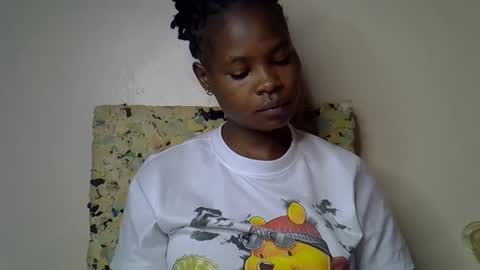 Snapshot of sexy_molyne chatting on 04.15.26 Molyne online show from 04.15.26