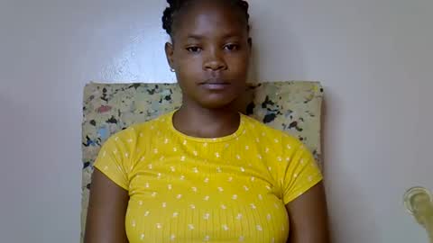 Snapshot of sexy_molyne chatting on 04.16.26 Molyne online show from 04.16.26