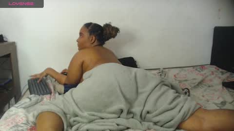 Snapshot of sexy_night_bm chatting on 12.12.24 Jhoana online show from 12.12.24