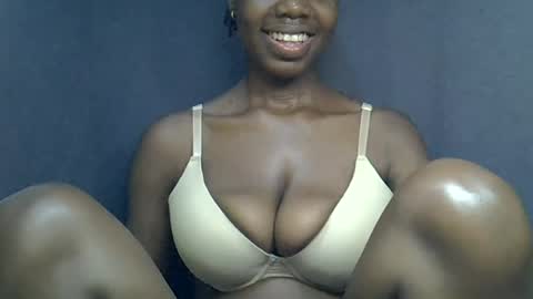 Snapshot of sexy_peach4 chatting on 07.01.26 sexy_peach4 online show from 07.01.26