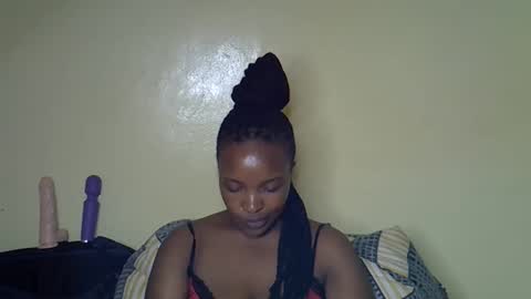 Snapshot of sexy_sazii chatting on 10.11.25 sexy_sazii online show from 10.11.25