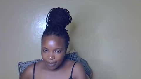 Snapshot of sexy_sazii chatting on 10.12.25 sexy_sazii online show from 10.12.25